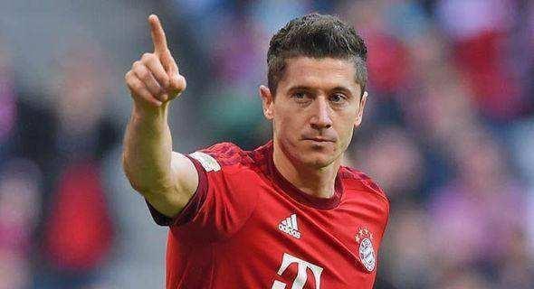 世界第一中锋未来成谜!拜仁轰走莱万!曼城再迎强援?