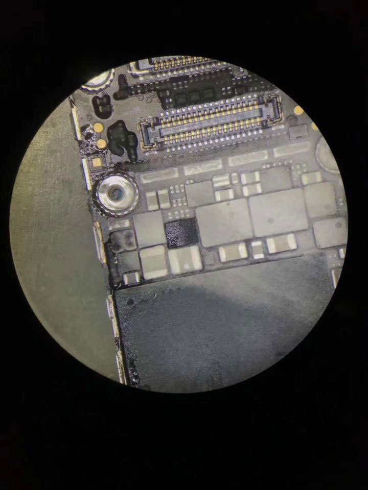 iPhone  X  后置摄像头下方发热严重怎么办？