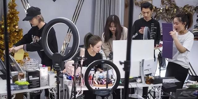 湖南易斫教育咨询整理的抖音直播间推广引流技巧，这样做才能涨粉