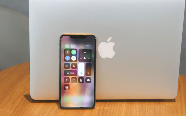 为什么很多人认为 iPhone  运行流畅，而 Android  设备会非常卡？