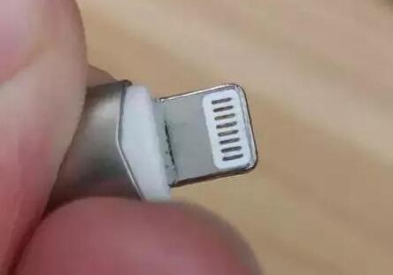 iPhone  数据线损坏？用这招还能再拯救下