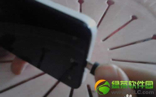 小米手机后盖怎么打开？小米手机通用打开后盖方法汇总3