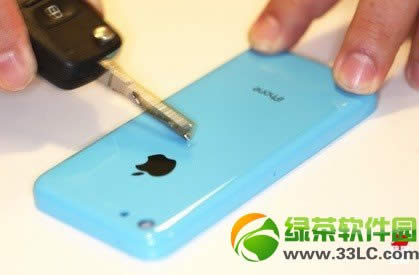iphone5c掉漆吗?iPhone 5c塑料外壳防刮测试视频