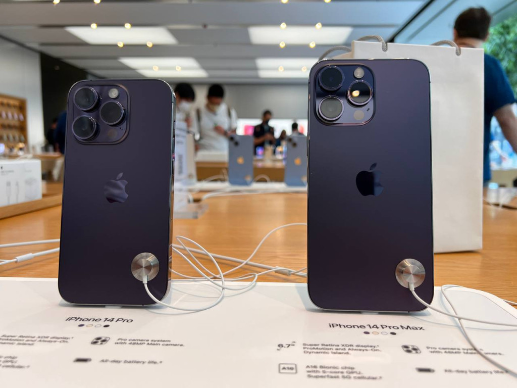 好评率最高98%！果粉排队抢iPhone 14，安卓党却看准了这3台旗舰