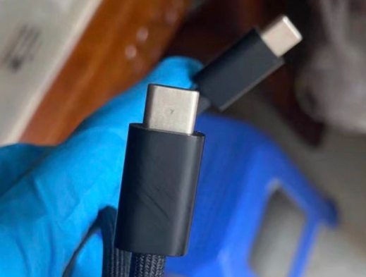 苹果15采用哪种数据线