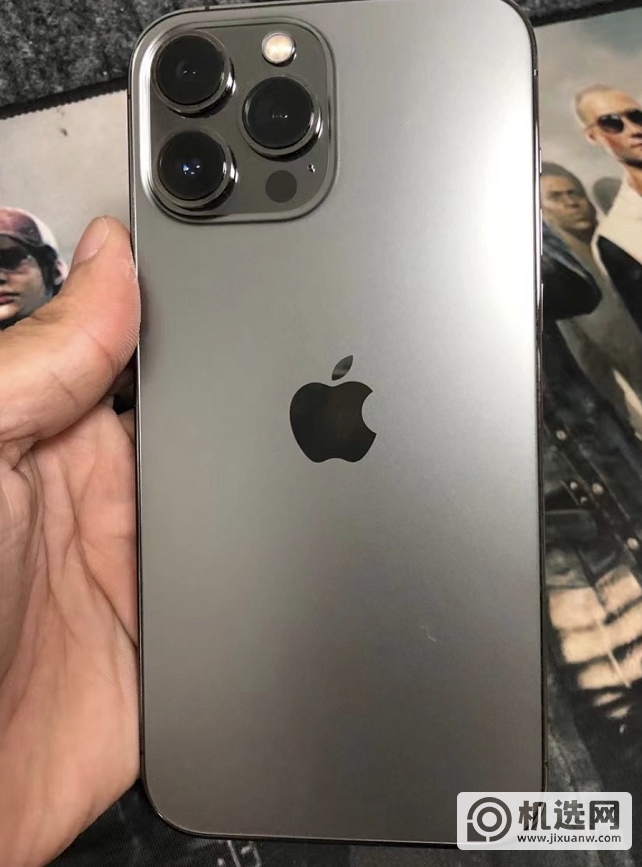 粉丝贪便宜6600元入手iPhone 13 Pro Max 1TB，查询发现是扩容机！