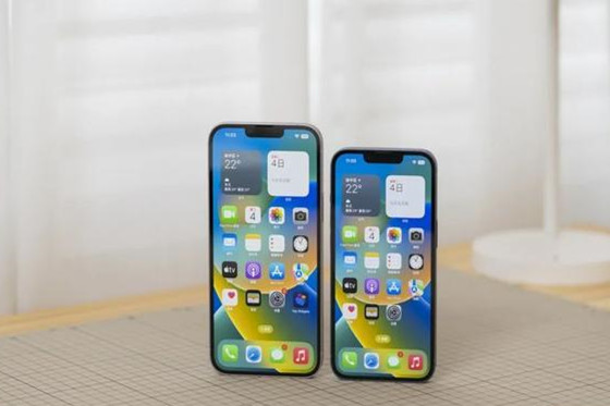 iphone14plus是直屏还是曲屏