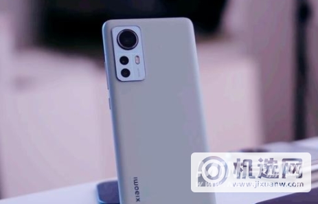 同为小屏手机的小米12和iPhone13哪款更值得入手-哪款手机性价比更高