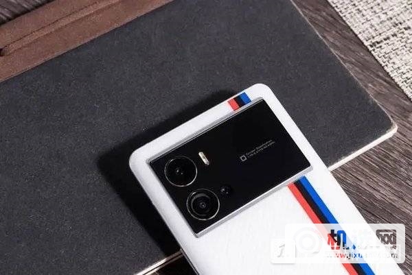 iPhone13和iQOO9Pro有哪些区别-对比评测