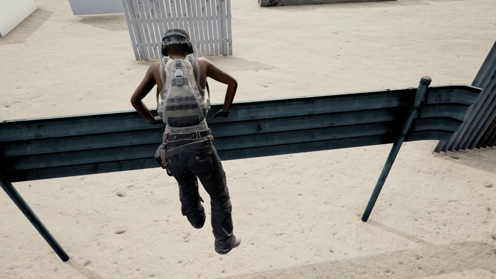 绝地求生怎么爬高墙