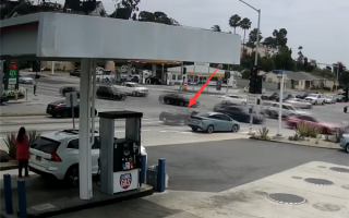 美国一女子驾车闯红灯致6死8伤：车速过快、监控差点拍不到