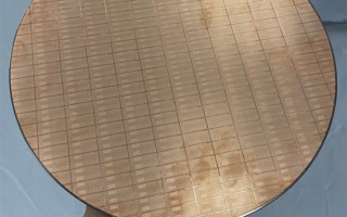 Intel 7nm晶圆高清上手：一片可抠出231颗13代酷睿芯片