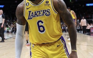 詹姆斯生日夜狂砍47分！杜兰特盛赞其表现：神迹！