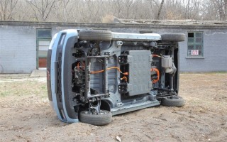 看穿宏光MINI EV“底裤”：4万元买它值吗