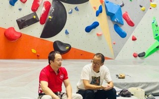 俞敏洪提问360被攻击怎么办？周鸿祎：每天都在发生