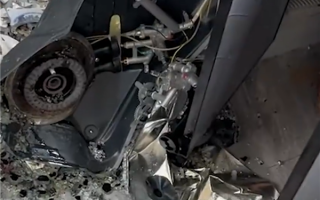 老人用高压锅煮绿豆粥炸毁厨房 疑似气孔堵塞