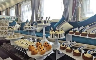 绿皮车也能如此豪华！淋浴酒吧K歌一应俱全