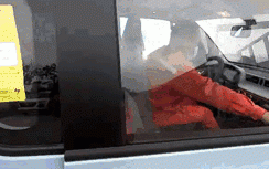 画面震撼！五菱小汽车排队“坐”火车去墨西哥