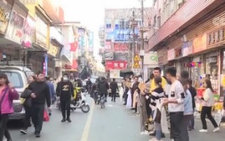 广州“制衣村”再现招工潮 现场招工的人比工人多