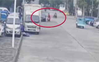 网约车带走3岁孩子妈妈一路狂追 司机委屈：不敢从反光镜看女乘客