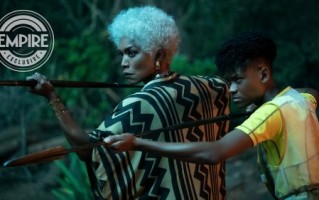 《黑豹2》新剧照 拉曼达皇后、苏睿公主如临大敌