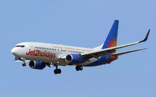 因飞机经历湍流飞行员晕倒 航班紧急迫降