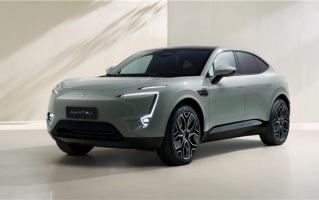 华为技术加持！阿维塔11智能驾驶实拍：大秀主动换道、紧急避让