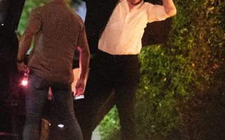 世界首富也有烦恼 马斯克被“偷拍”：头发凌乱 心情郁闷