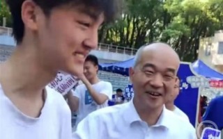 《亲爱的》原型男孩到武大报到 高考632分：校长亲自接待 背后故事让人感叹