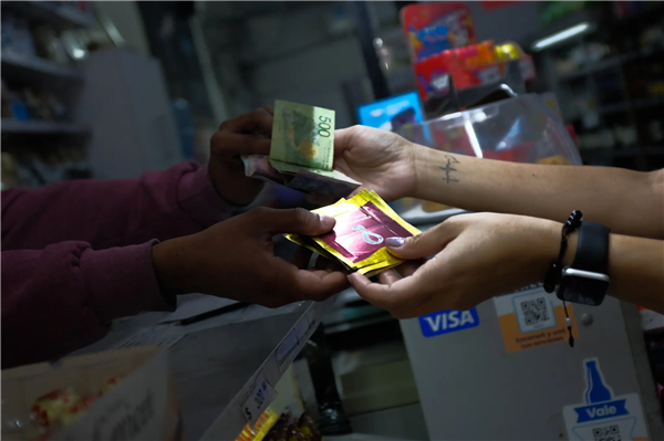 “你花俩月工资买的梅西签字球星卡 是假的”-第10张图片-9158手机教程网