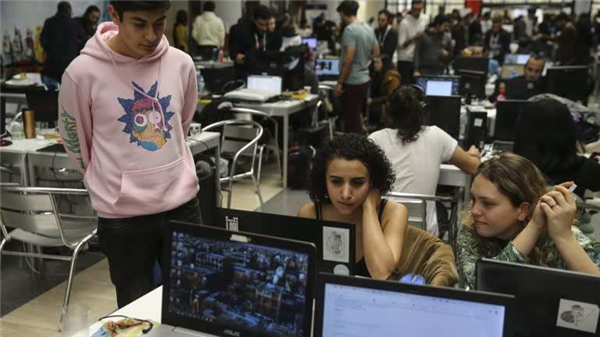 存款贬值了快一半 土耳其人把游戏当成了救命稻草-第5张图片-9158手机教程网 存款贬值了快一半 土耳其人把游戏当成了救命稻草-第5张图片-9158手机教程网