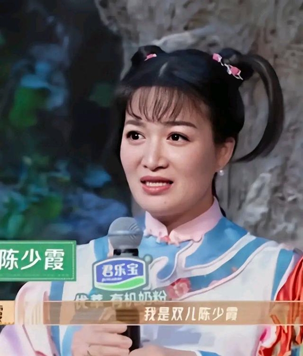 《鹿鼎记》主演时隔24年重聚：小宝的四个老婆 她几乎没变-第3张图片-9158手机教程网