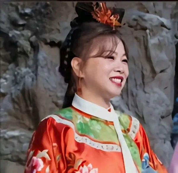 《鹿鼎记》主演时隔24年重聚：小宝的四个老婆 她几乎没变-第2张图片-9158手机教程网