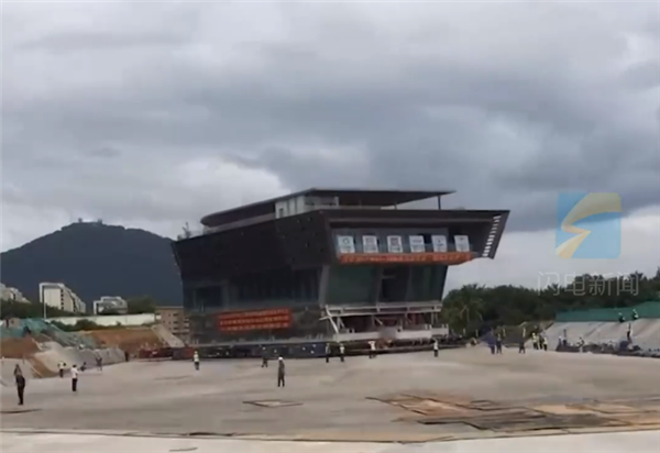 7500吨!全国最大建筑整体搬家成功:5小时平移500米-第1张图片-9158手机教程网 7500吨!全国最大建筑整体搬家成功:5小时平移500米-第1张图片-9158手机教程网