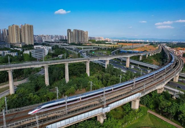 官宣!中国又多了一个2万亿城市 谁是下一个2万亿之城?-第6张图片-9158手机教程网 官宣!中国又多了一个2万亿城市 谁是下一个2万亿之城?-第6张图片-9158手机教程网