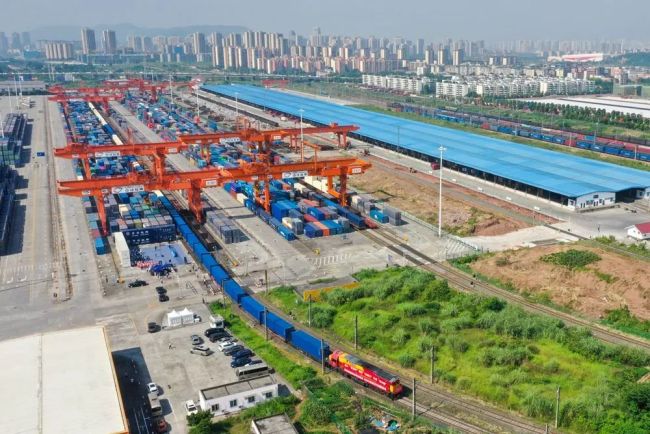 官宣!中国又多了一个2万亿城市 谁是下一个2万亿之城?-第7张图片-9158手机教程网 官宣!中国又多了一个2万亿城市 谁是下一个2万亿之城?-第7张图片-9158手机教程网