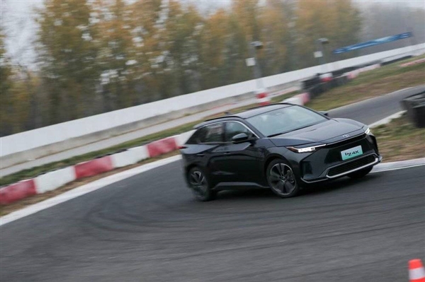 2022年最愚蠢的车 让丰田造出来了-第1张图片-9158手机教程网