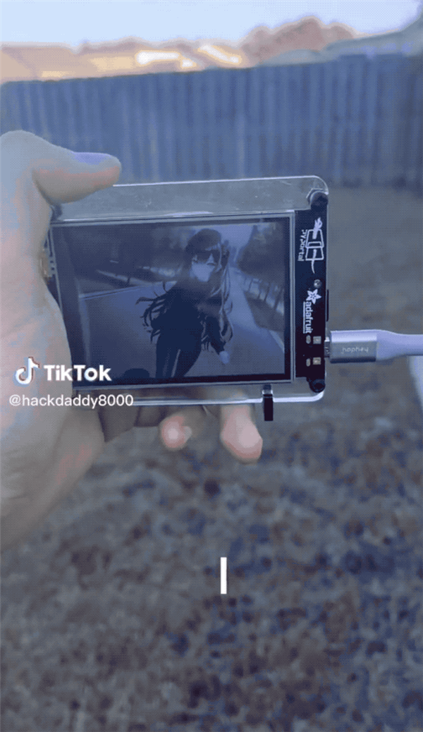 程序猿创造的AI虚拟漂亮老婆 被真女友强制“安乐死”了-第4张图片-9158手机教程网