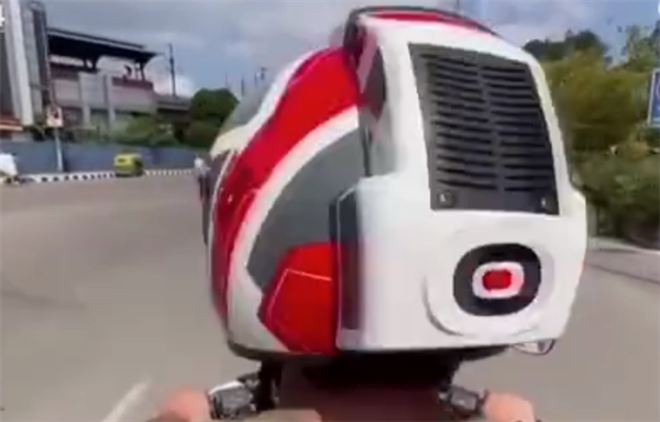 伸手不见五指 印度新德里进入冬季雾霾天:有公司已推“防霾头盔”-第6张图片-9158手机教程网 伸手不见五指 印度新德里进入冬季雾霾天:有公司已推“防霾头盔”-第6张图片-9158手机教程网