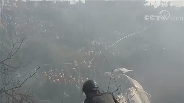 尼泊尔一载72人客机坠毁 现场曝光：空难已致至少45人死亡-第3张图片-9158手机教程网