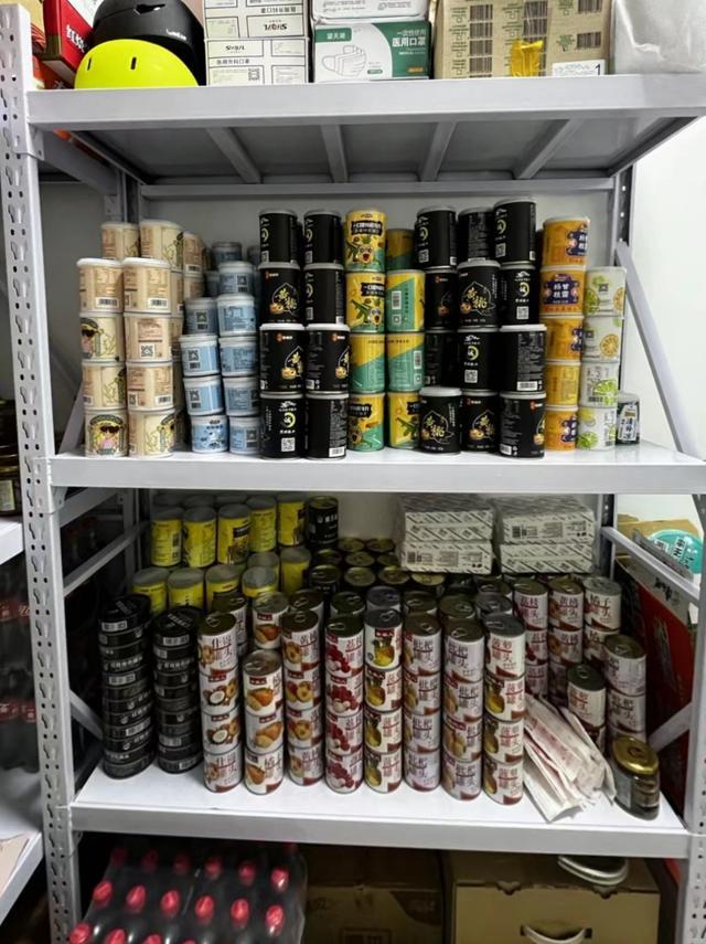 新冠感染潮来袭时有人囤500个罐头，1000支抗原-第2张图片-9158手机教程网