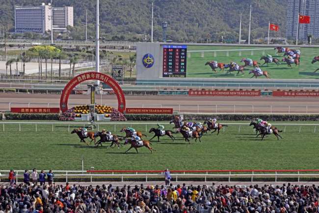香港举行新春赛马喜迎兔年,入场人数创三年来新高-第2张图片-9158手机教程网 香港举行新春赛马喜迎兔年,入场人数创三年来新高-第2张图片-9158手机教程网