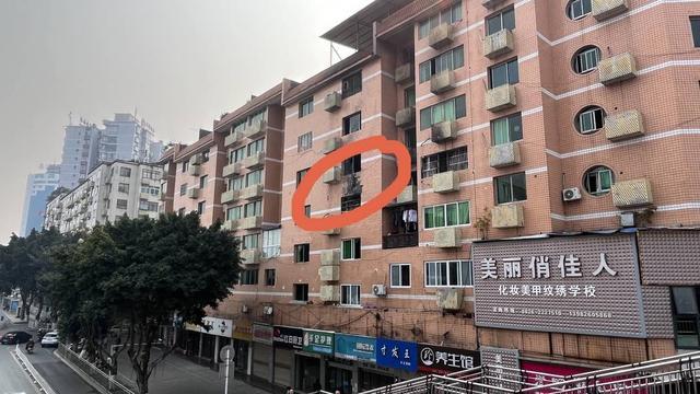 居民楼疑因儿童平衡车充电起火 致使一家7口4死3伤-第1张图片-9158手机教程网