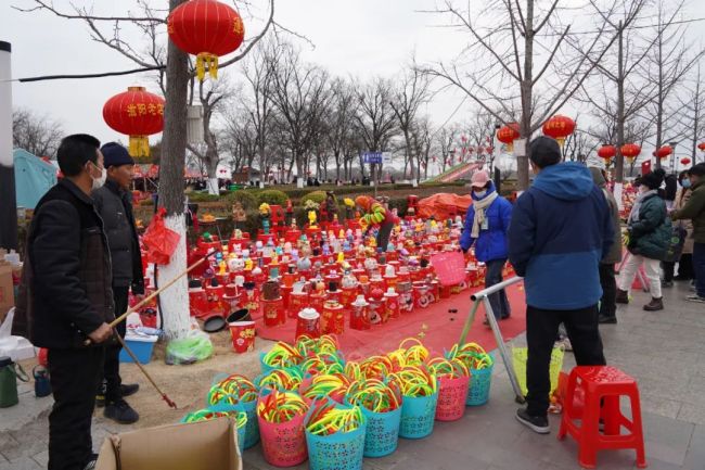 山东一97.6斤头鱼58.8万拍出 太白湖头网鱼王好兆头-第4张图片-9158手机教程网