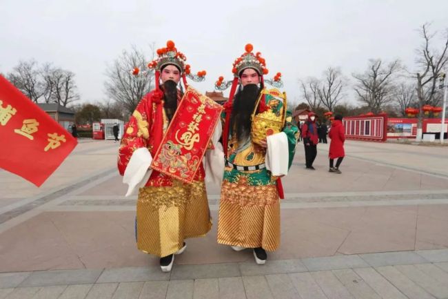 山东一97.6斤头鱼58.8万拍出 太白湖头网鱼王好兆头-第20张图片-9158手机教程网