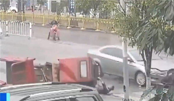 老人无证驾驶无牌三轮车逆行被撞还被罚 网友：建议全国推广-第3张图片-9158手机教程网