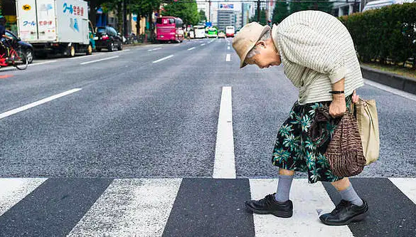 日本社畜：没人比我更懂“延迟退休”，到70岁才能退的那种哦！-第1张图片-9158手机教程网