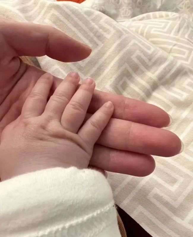 男友拒不结婚42岁女子独自生养女儿 单亲妈妈有多难你了解吗-第5张图片-9158手机教程网