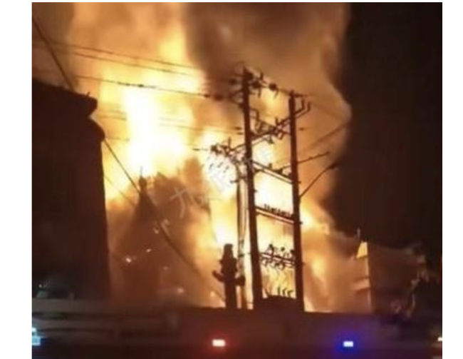 福州一祠堂疑祭祖引发大火 火已被扑灭暂无伤亡原因调查中-第1张图片-9158手机教程网