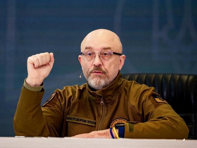 泽连斯基临阵换帅，俄乌冲突走向终局，新任防长曾躲过俄方刺杀过？-第10张图片-9158手机教程网